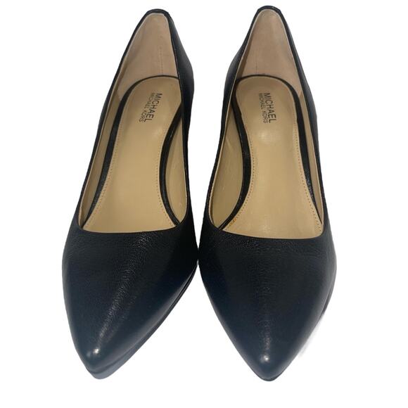 MICHAEL MICHAEL KORS Women's Black Leather Flex Leather Pump Sz 6M - Picture 2 of 5